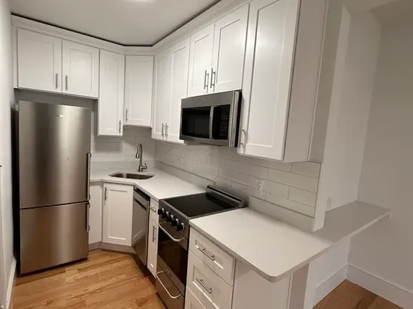 18 Centre St Unit 106, Cambridge, MA 02139