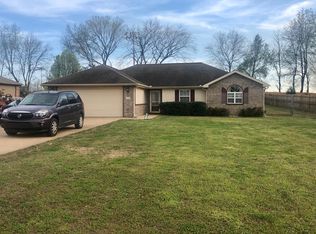 702 E 10th St, Grove, OK 74344