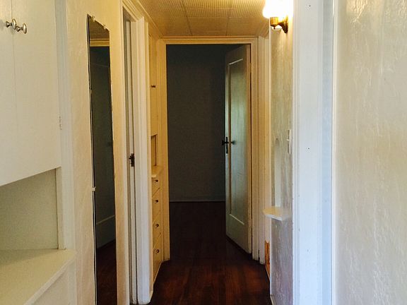 MainHall off lv rm & kitchen