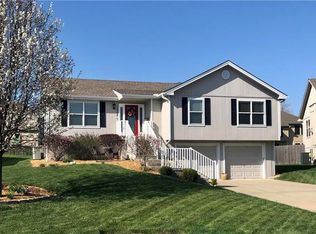 1508 NW Whispering Ct, Grain Valley, MO 64029