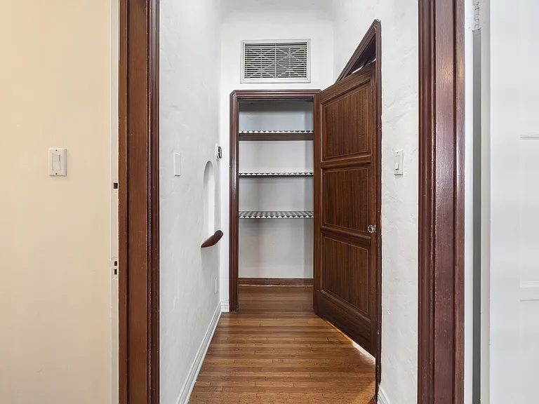 166 N Arnaz Dr #166.5 — Photo 13