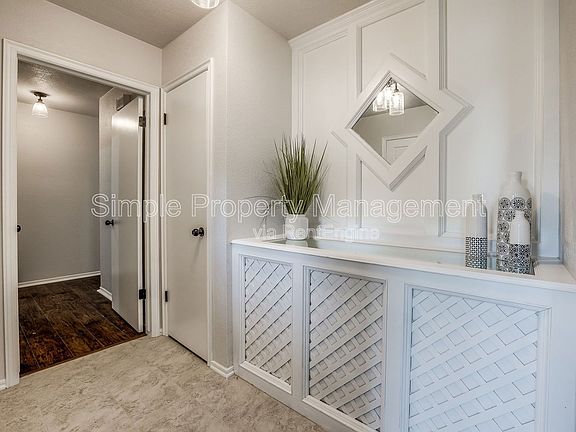3rd image of 2320 Yellowstone Dr