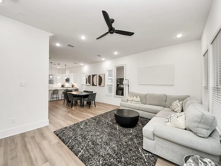 901 Lehman St #D — Photo 8