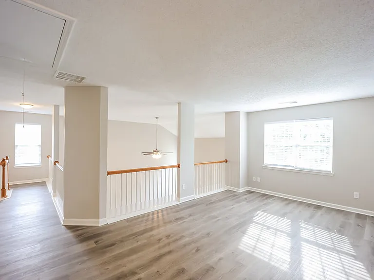 7601 Hilltop Way — Photo 11