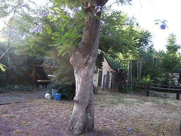 Dettached 2 car garage