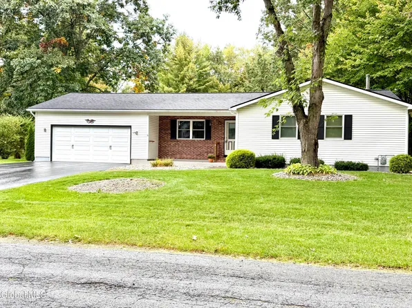 10 Pheasant Walk, Queensbury, NY 12804