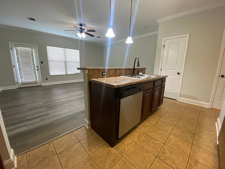 4812 Fountain View Way — Photo 5