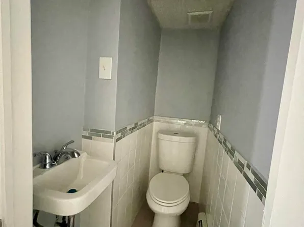 526 42nd Street image 8 of 18