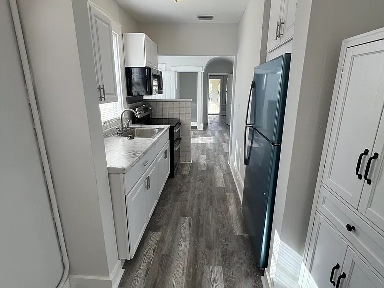 209 Taylor Ave #1 — Photo 9