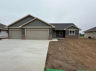 1720 Betty Jean Ln, Green Bay, WI 54313