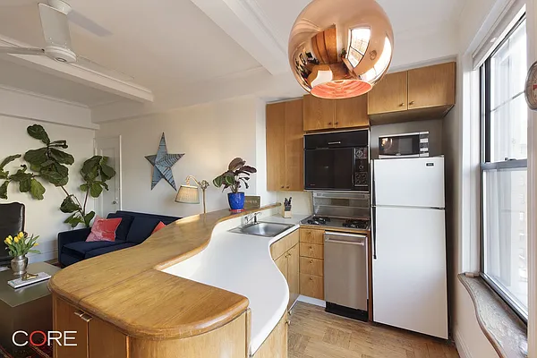 Rented by CORE | media 9