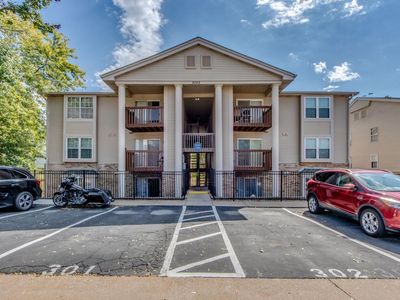 2542 Creve Coeur Mill Rd APT 5, Maryland Heights, MO, 63043