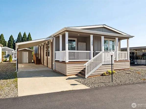 1207 Maple Drive, Enumclaw, WA 98022