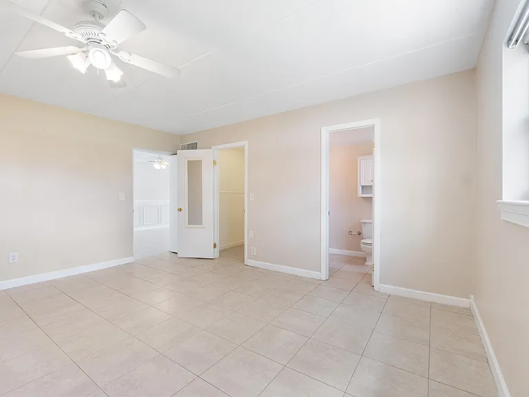 510 Prosperity Farms Rd #4B — Photo 18