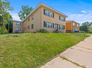 1911 Fairview Ter, Racine, WI 53403