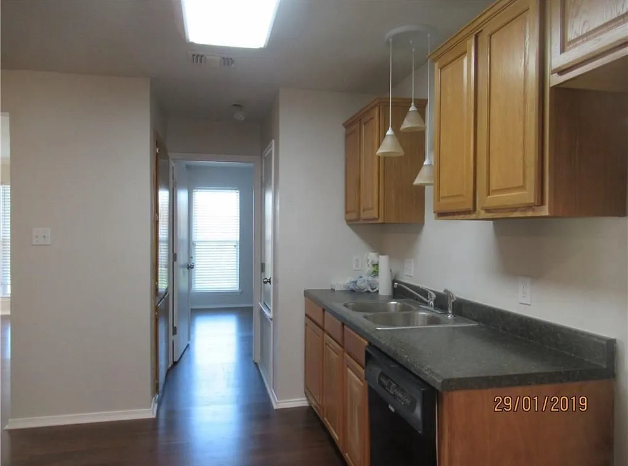 3 bed, 1308 sqft, $2,200 — Photo 1