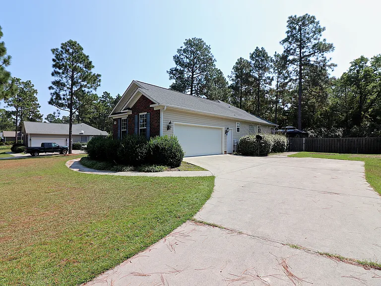 195 Russet Ct — Photo 6