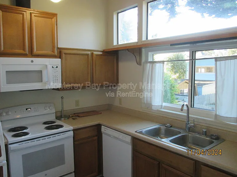 363 Spencer St #1 — Photo 13