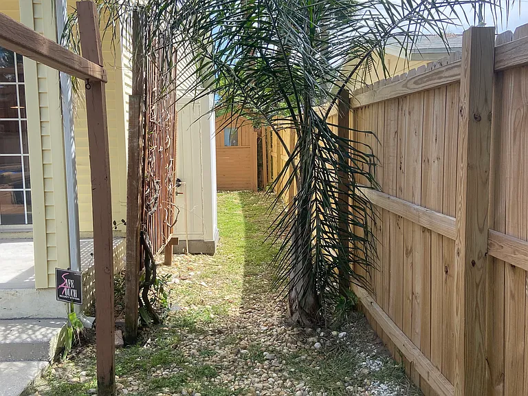 561 Upper 8th Ave S — Photo 36