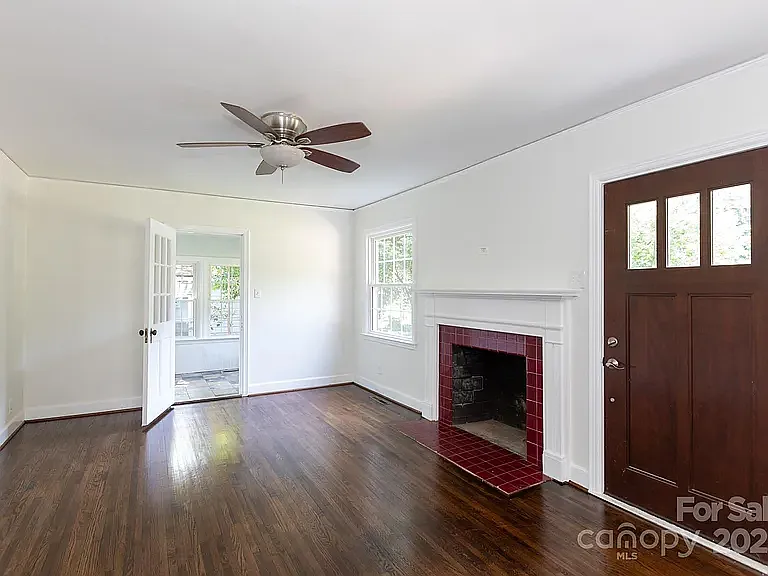 2 bed, 992 sqft, $2,000 — Photo 3