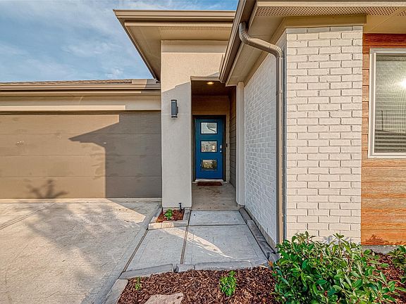 4th image of 14530 Rain Tree Dr