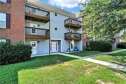 102 N Caroline Pl