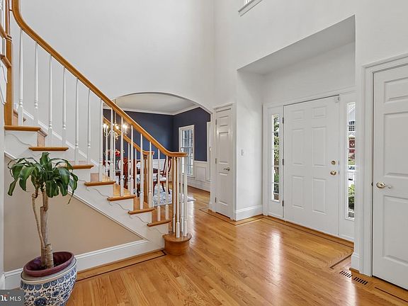 5th image of 9 Wyeth Ln