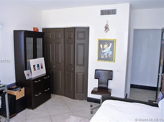 5th image of 800 West Ave APT 645