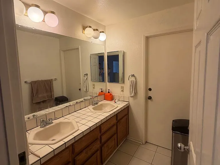 2332 Illion St — Photo 2