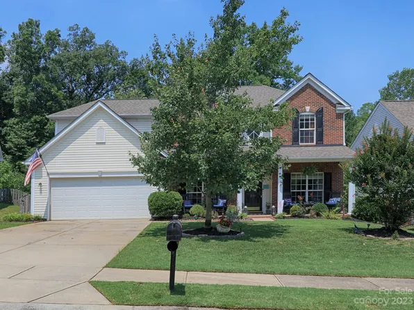 2128 Baggins Ln NW, Charlotte, NC 28269