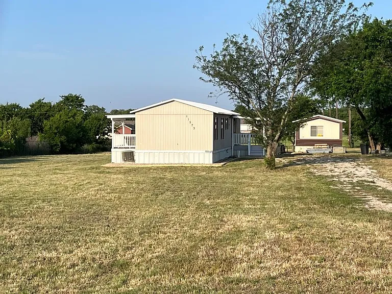11573 Buttercup Ln — Photo 2