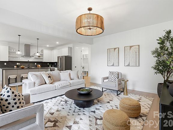 3rd image of 2818 Dogwood Ave