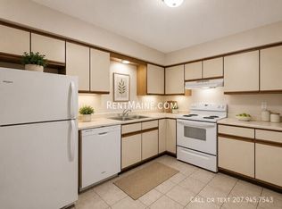4 Hartley St APT 7, Lewiston, ME 04240