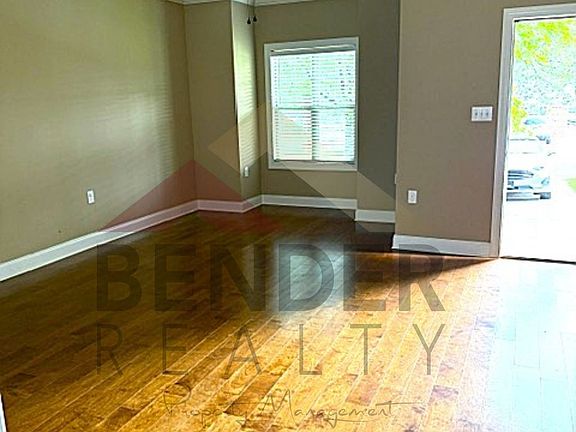 4th image of 254 Ramsey St