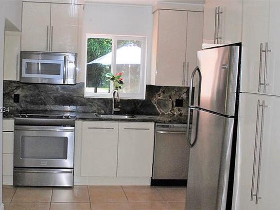 4th image of 7001 SW 63rd Ct
