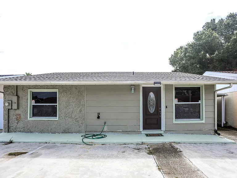 8307 Regina Pl — Photo 1