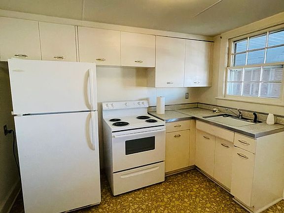5th image of 126 N Central St APT 4