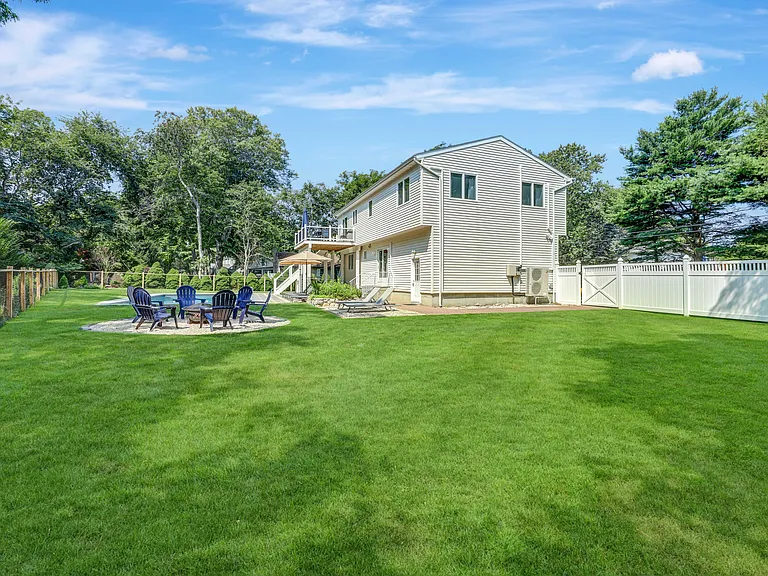 485 Sutton Pl — Photo 28