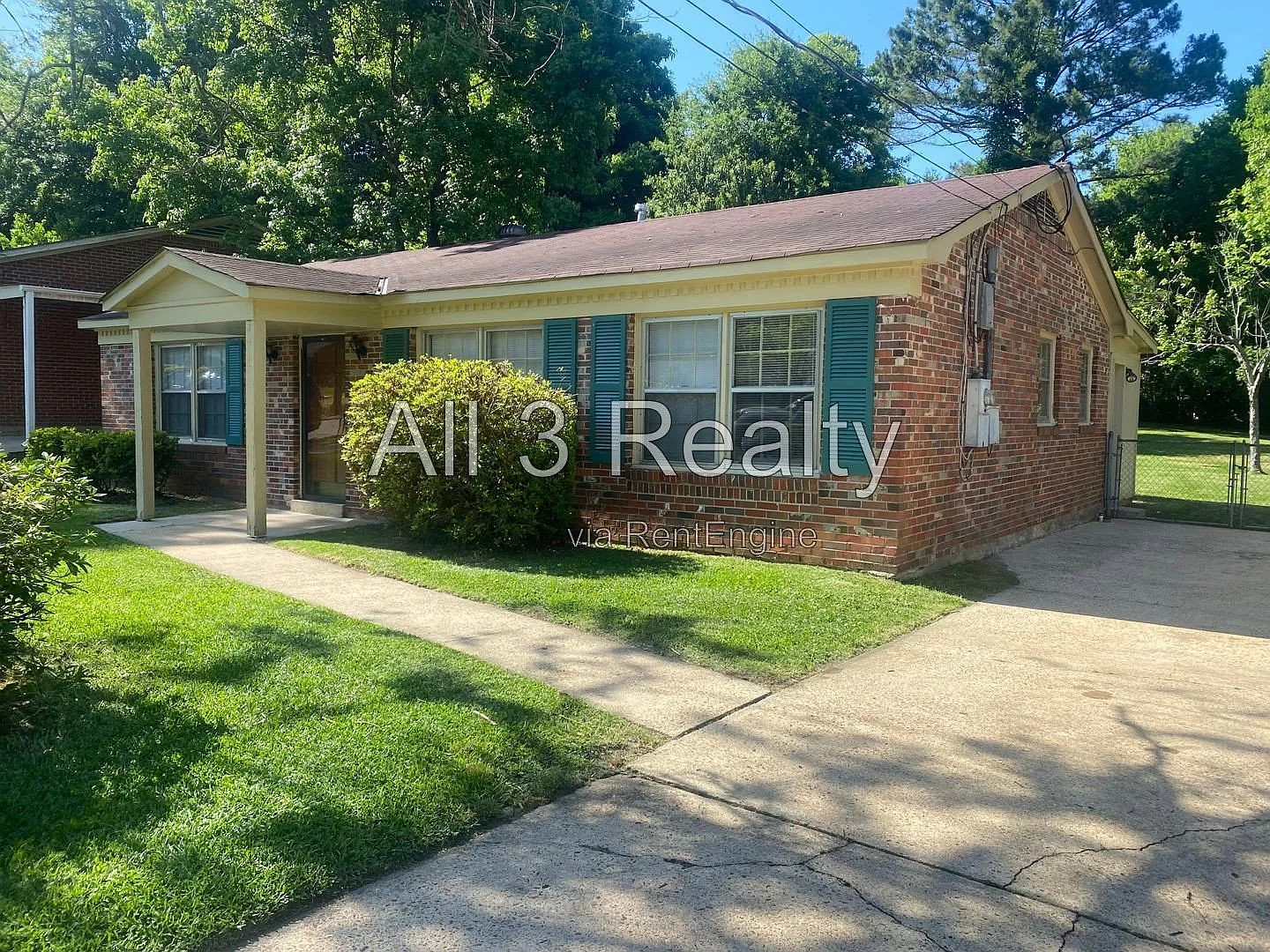 3 bed, 2.0 bath, 1263 sqft, $1,235 — Photo 3