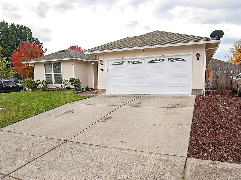 1st image of 595 Shadow Wood Dr