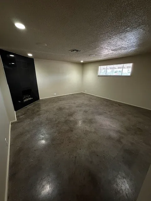 3 bed, 2.0 bath, 1536 sqft, $2,400 — Photo 4