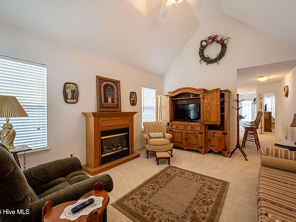4th image of 621 Dunloe Circle
