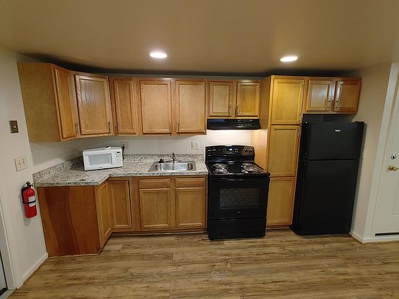 2nd image of 6-3436 Sofia St #6