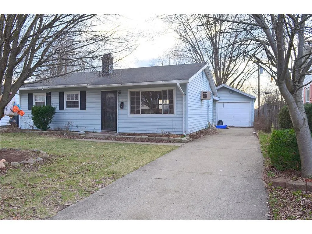 2725 Dakota Dr photo 1