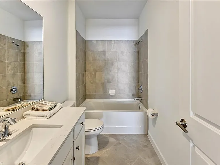 20545 Hazelnut Ct S — Photo 18