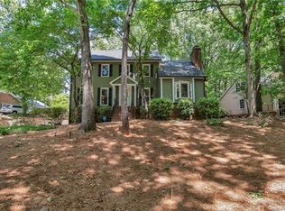 9716 Whitethorn Dr, Charlotte, NC 28277