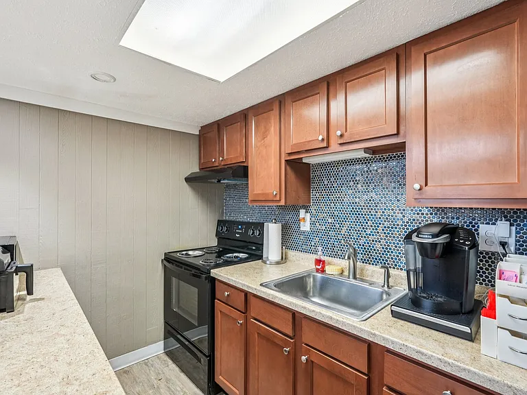 Pier 39 Apartments & Townhomes — Photo 80