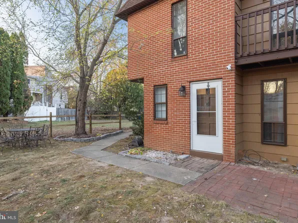 2229 Dickens Ter, Newark, DE 19702