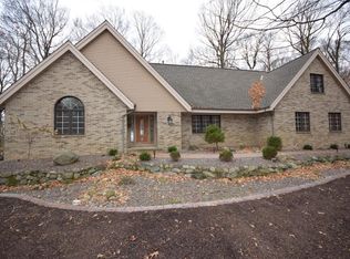 4467 Honeywood Ln, Jackson, WI 53037