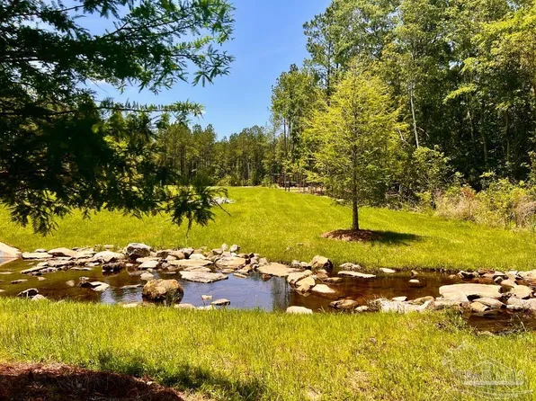 13 Naturewalk Dr N, Milton, FL 32571